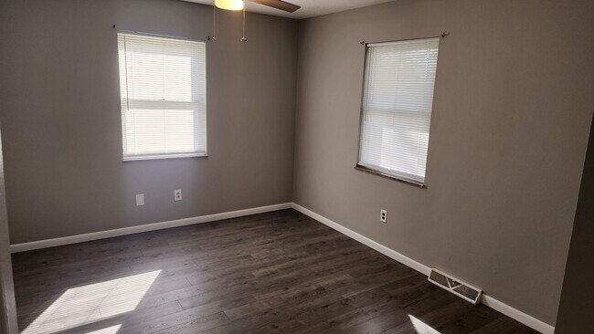 Building Photo - Large Brick Ranch near Cherokee Lake