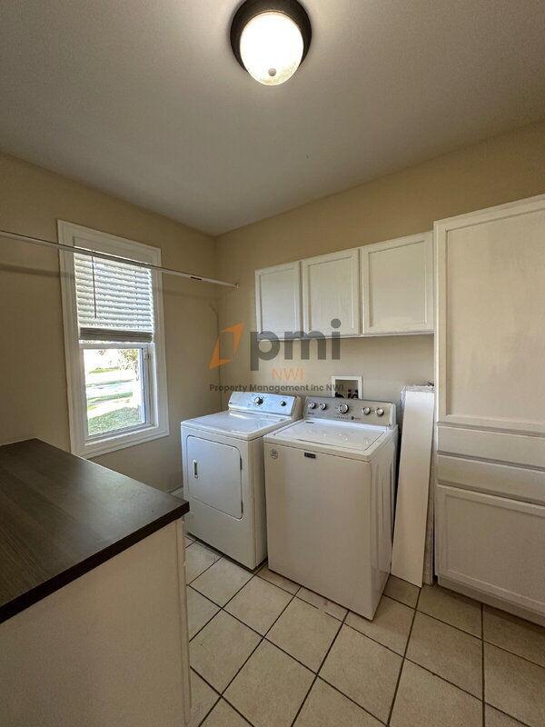Building Photo - 511 W Goldsborough St