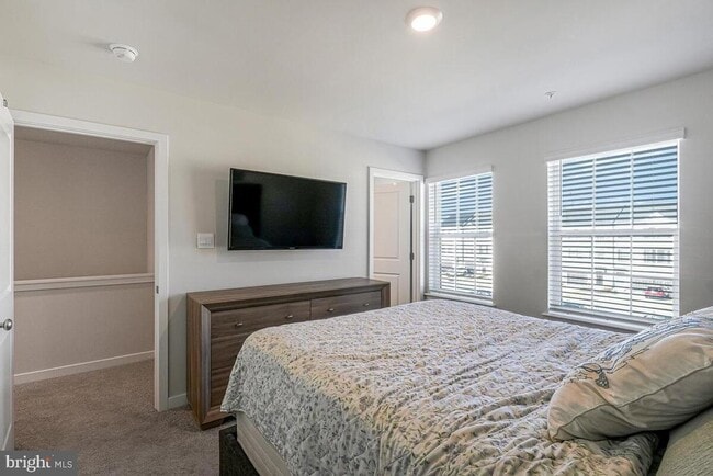 Building Photo - 313 Soft Rush Ln