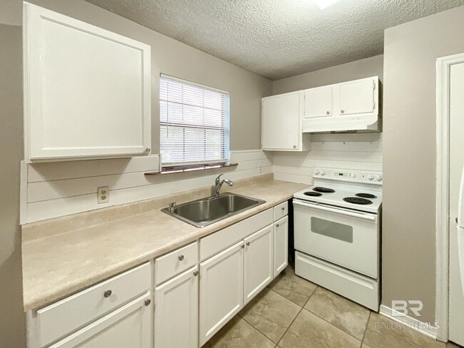 Building Photo - 6399 -A Schoel Ln
