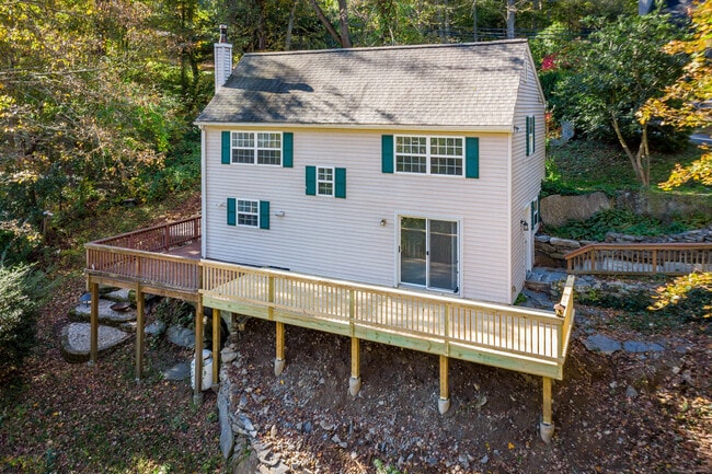 Building Photo - 54 Farview Dr