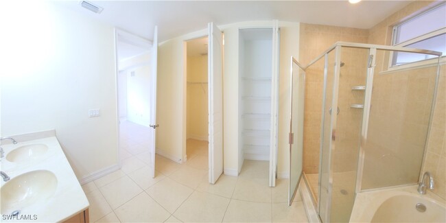 Building Photo - 4420 Bonita Beach Walk Dr