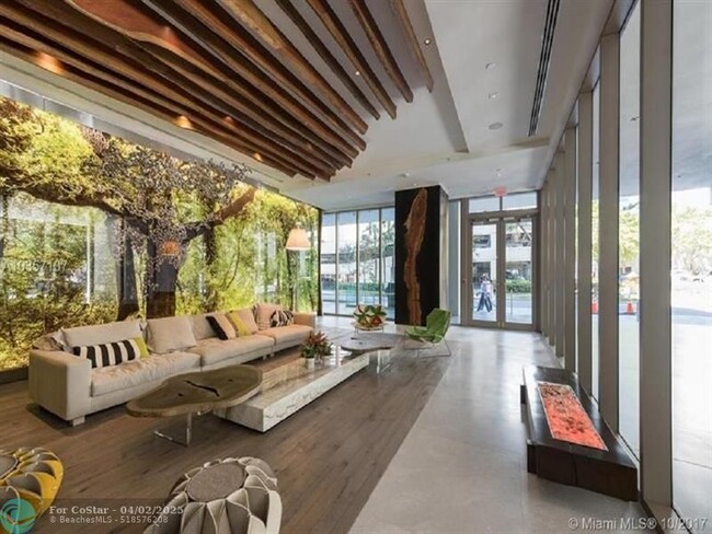 Building Photo - 1010 Brickell Ave