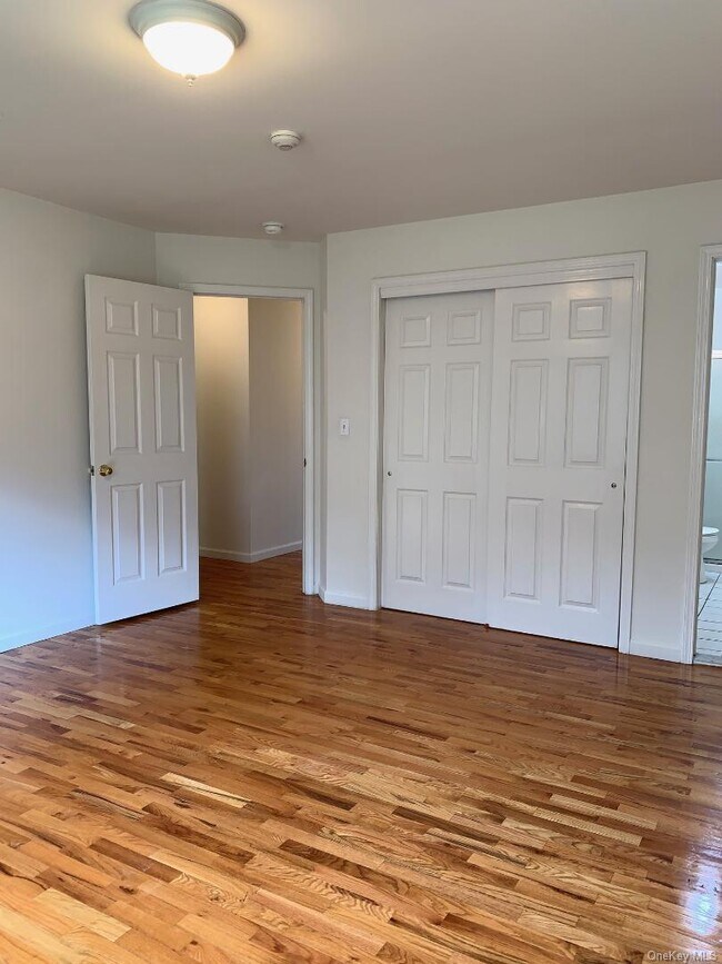 Building Photo - 25 College Ave