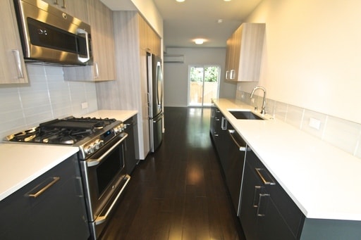 Building Photo - Open House Saturday! Stunning Modern Crown Hill Townhouse!