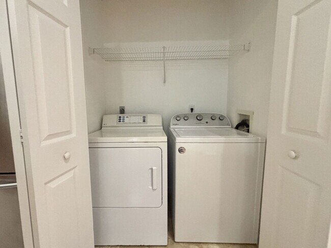 Building Photo - 8300 Elm Park Dr