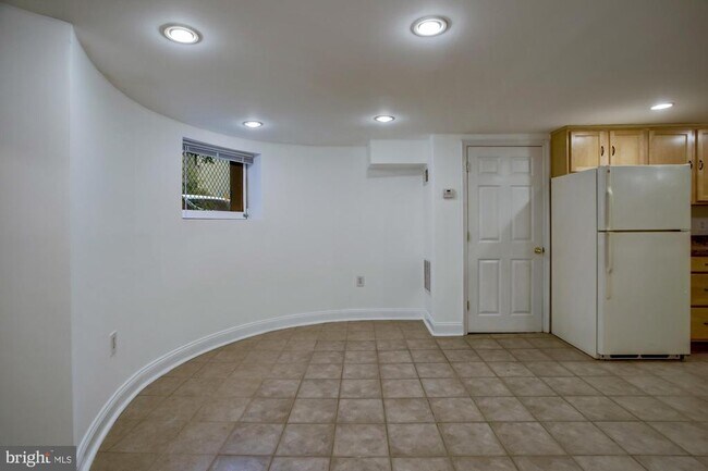 Building Photo - 2151 Florida Ave NW