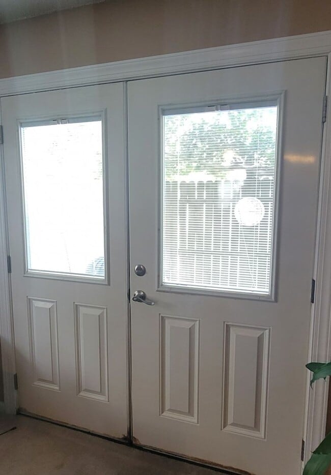 Building Photo - Spacious 2-Bedroom, 2.5-Bath Townhouse – C...