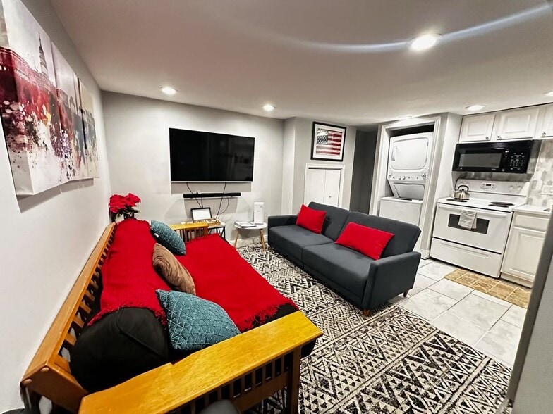 Building Photo - 609 P St NW