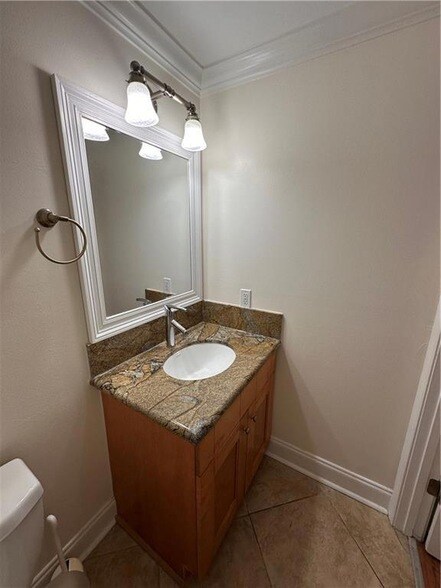 Building Photo - 3008 5th St