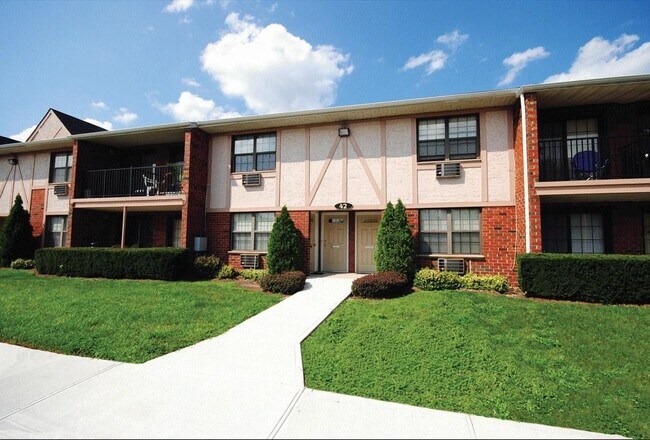 Primary Photo - 34 Longfellow Ave