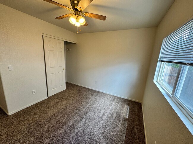 Building Photo - 9480 Canyon Meadows Dr