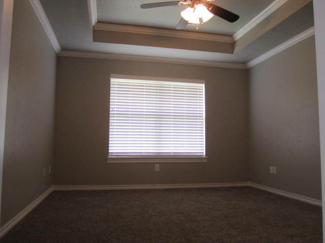 Building Photo - 704 N Markwell Ave