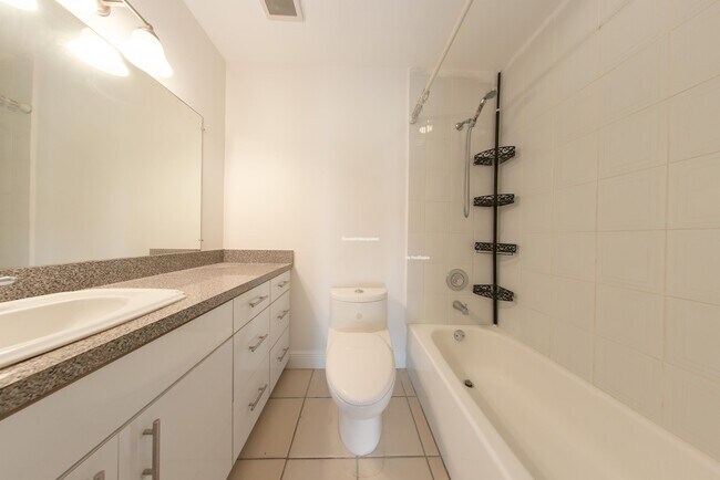 Building Photo - 6724 SW 114th Pl