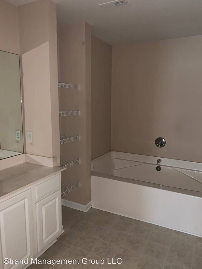 Building Photo - 4 br, 3.5 bath House - 311 Freshwater Court