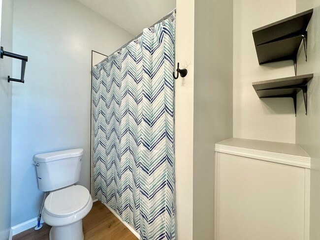 Building Photo - Your search ends here! Rent today!!