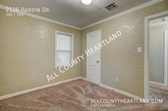 Building Photo - 2128 Hardin Dr