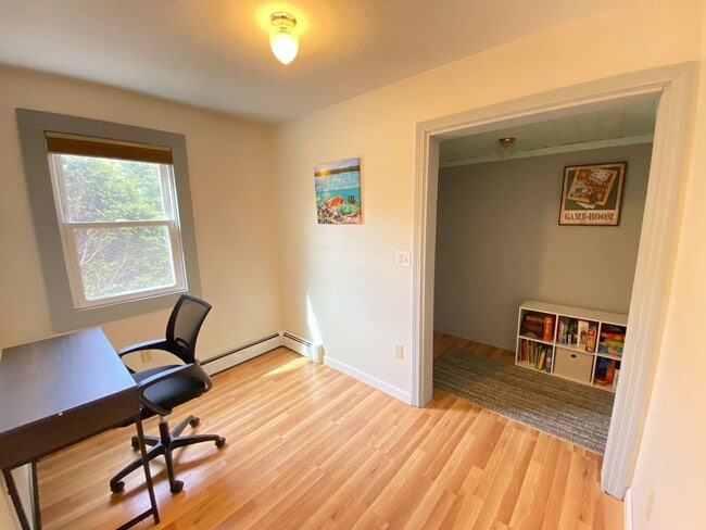 Building Photo - Furnished 2 Bed, 1 Bath home available in Campton!