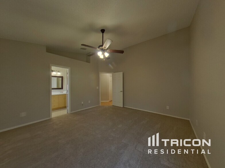 Building Photo - 10440 Coconut Grove Ln