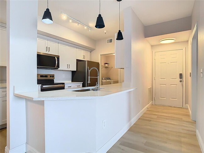 Building Photo - 5560 Metrowest Blvd