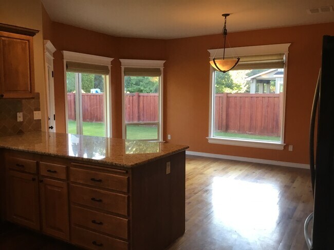 Building Photo - 680 E Havasupai St