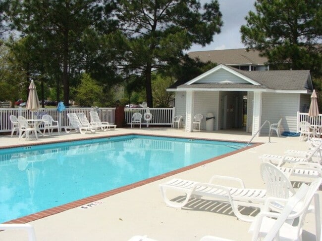Building Photo - 2 Bedroom, 2 Bath, Third Floor Condo for L...