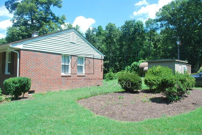 Building Photo - 8030 Willow Ave