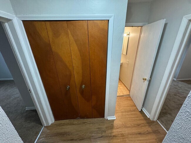 Building Photo - Newly renovated Tulip street