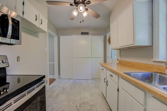 Building Photo - 4708 Chip Rd