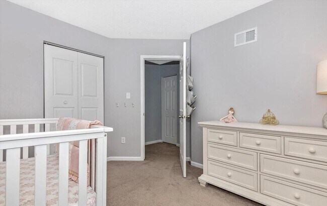 Building Photo - Beautifully maintained townhouse in New Market available before the new school year!