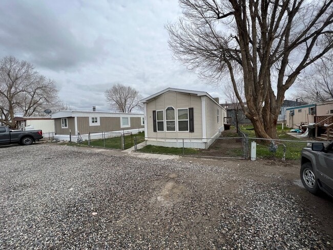 Building Photo - 3 Bedroom 2 Bath High-End Mobile Home with...