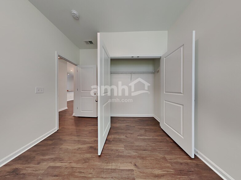 Building Photo - 109 Orleans Ct