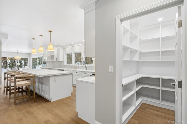 Building Photo - 2 Wynmor Rd