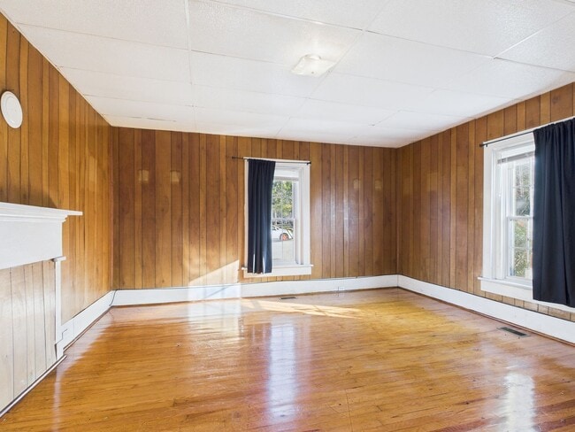 Building Photo - 315 High St