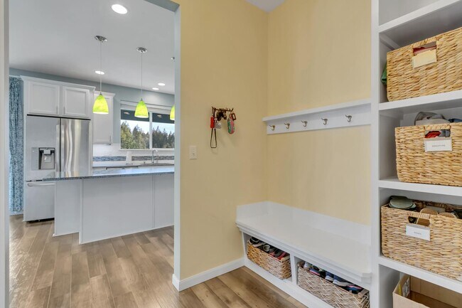 Building Photo - 4370 Novak Dr SW