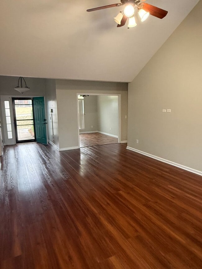 Building Photo - HOME FOR LEASE 4 BR 2 BATH RANCHSTYLE  SPLIT FLOOR PLAN AND OPEN  LARGE  FENCED BACKYARD  CONVENI...