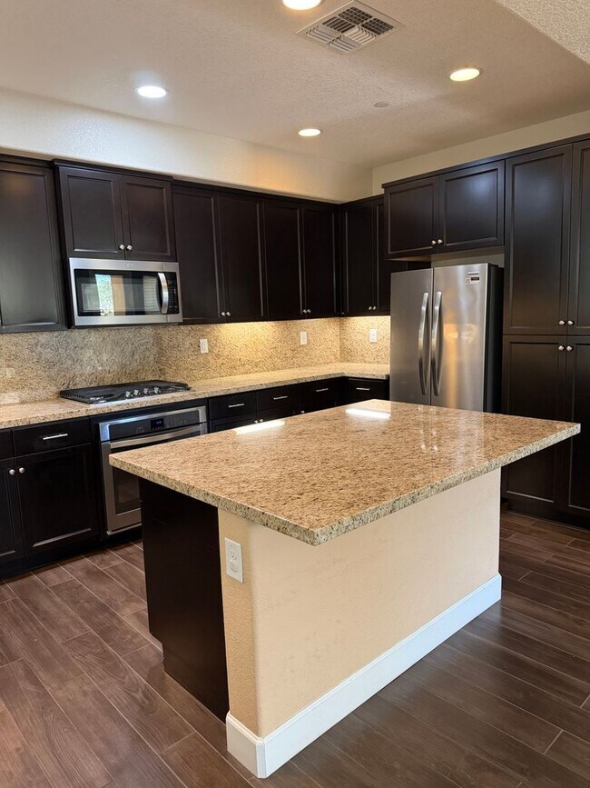 Building Photo - 4668 Lue Ln