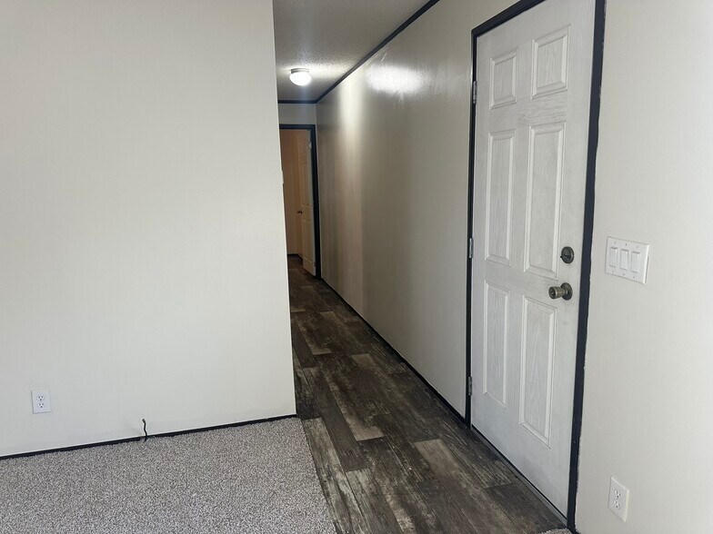 Building Photo - 2299 Wellington Green Dr