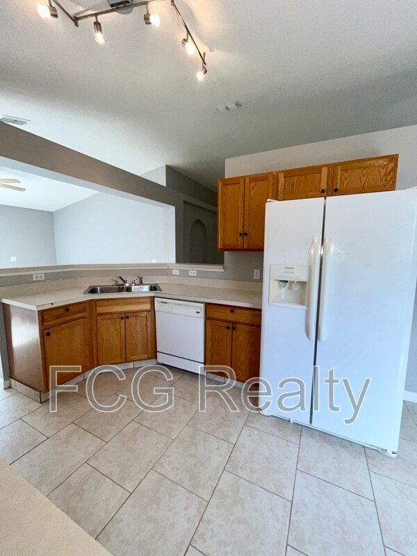 Building Photo - 5819 Windridge Dr
