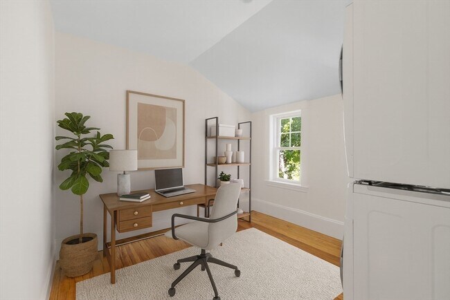 Building Photo - 105 Fayerweather St