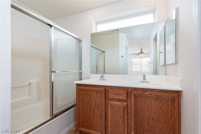 Building Photo - 9933 Carrizo Springs Ave