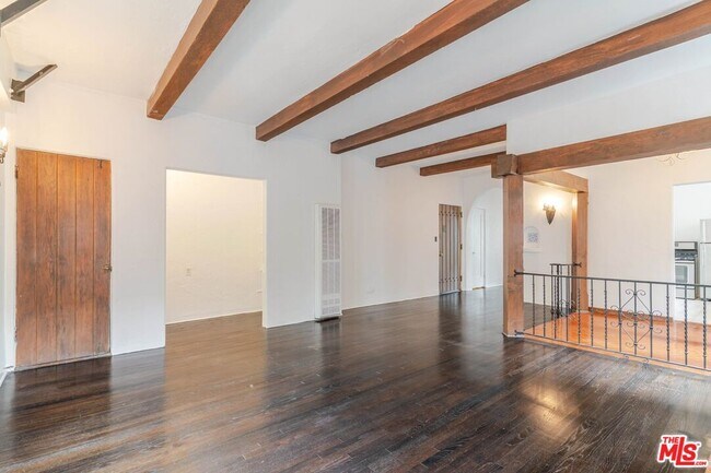 Building Photo - 1132 N Vista St