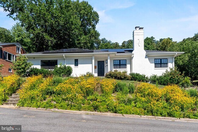 Building Photo - 4628 Blagden Terrace NW