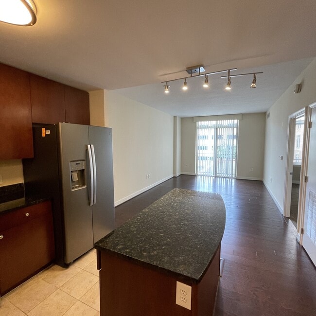 Building Photo - 155 Potomac Passage
