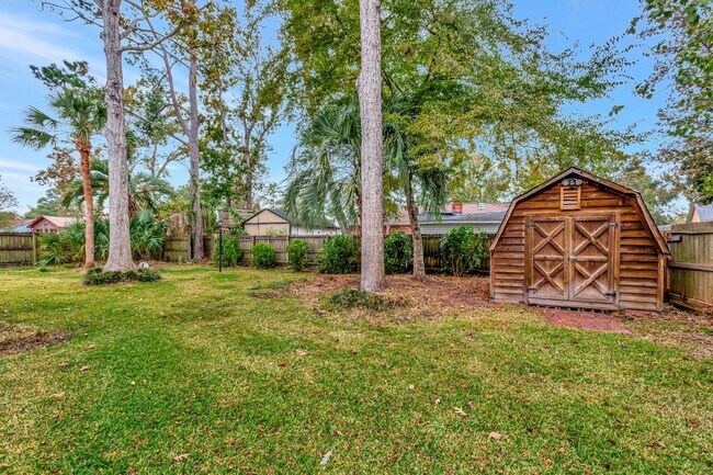 Building Photo - Charming 4-Bedroom, 2-Bath Brick Home with...