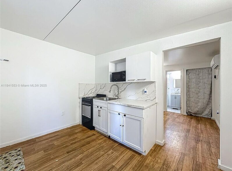 Building Photo - 1110 N 58th Ave