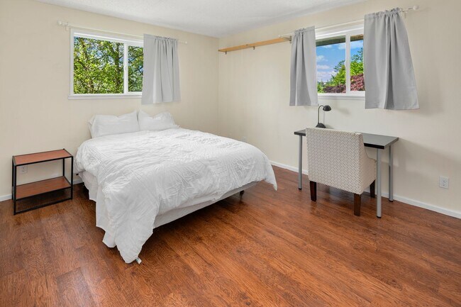 Building Photo - 5646 Ravenna LLC