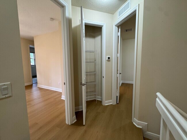 Building Photo - 6958 Long Pine Cir