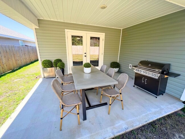 Building Photo - Beautiful 3 Bedroom, 2 Bath Pace Home available !!