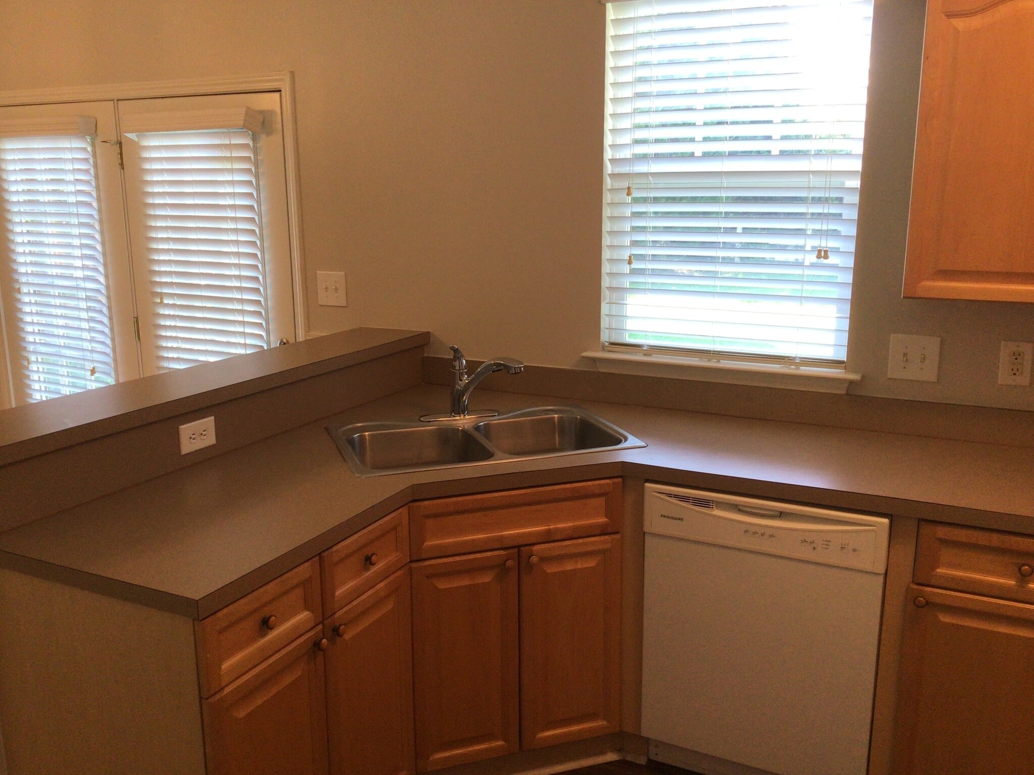 Building Photo - 4003 Semmes Ln